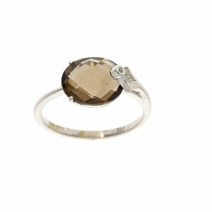 טבעת סמוק טופז 2.21 קראט, זהב-לבן 14 קראט,משובצת יהלומים