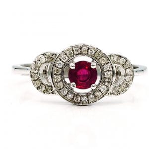 טבעת אבן רובי 0.33 קראט, זהב-לבן 14 קראט, משובצת יהלומים